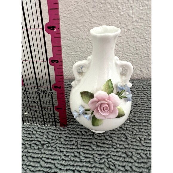 Vintage COALPORT BONE CHINA Vase of Yellow Roses and Pink Roses 4'' - Picture 1 of 3